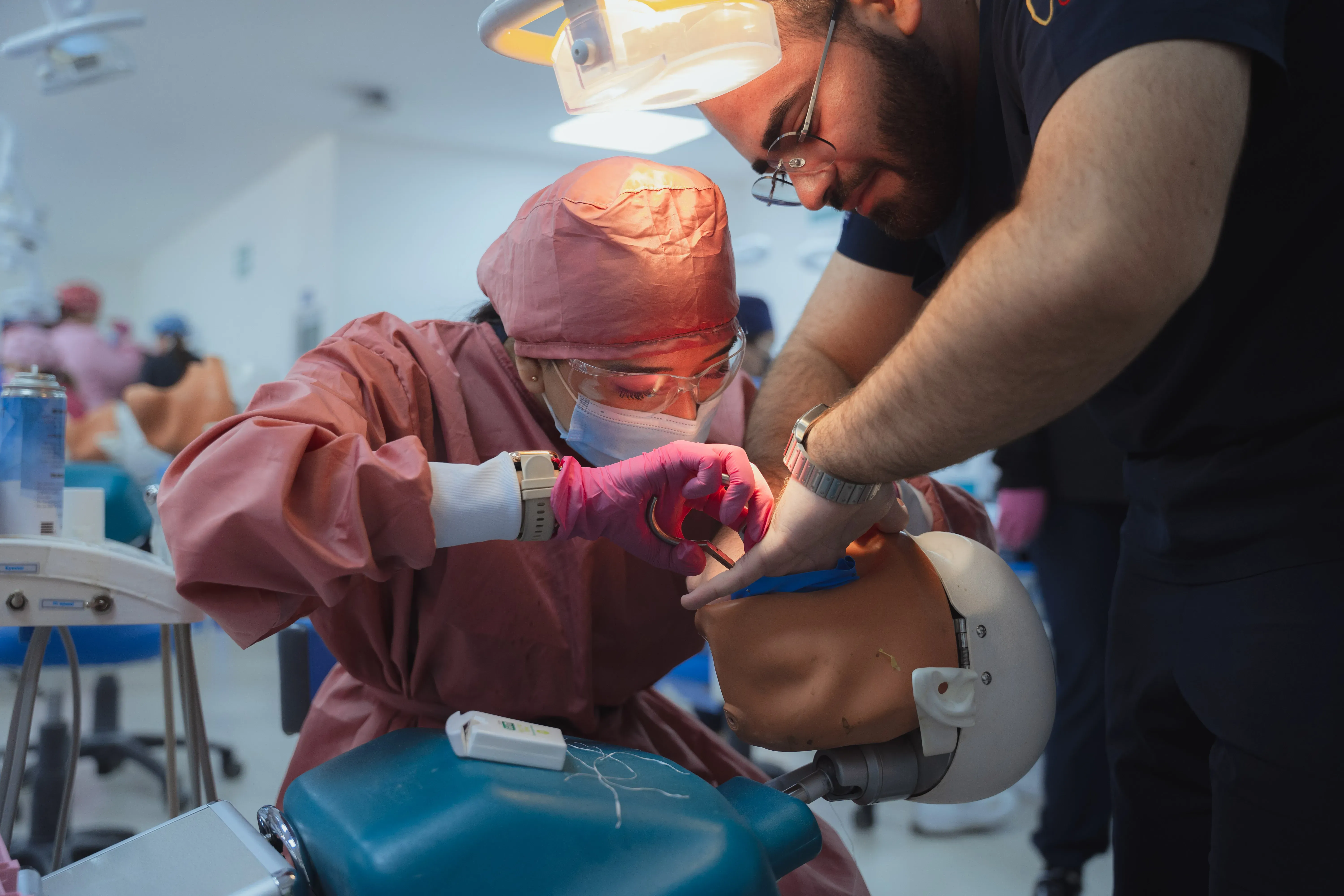 ¿Qué aprenderás en la Licenciatura en Cirujano Dentista?
