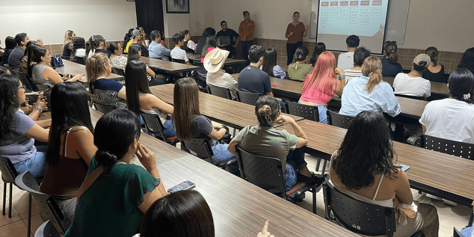 Identidad desde el Primer Día: En UANE Piedras Negras, los nuevos alumnos abrazan la diversión y la pertenencia en su proceso de inducción, construyendo una sólida conexión con la comunidad educativa.