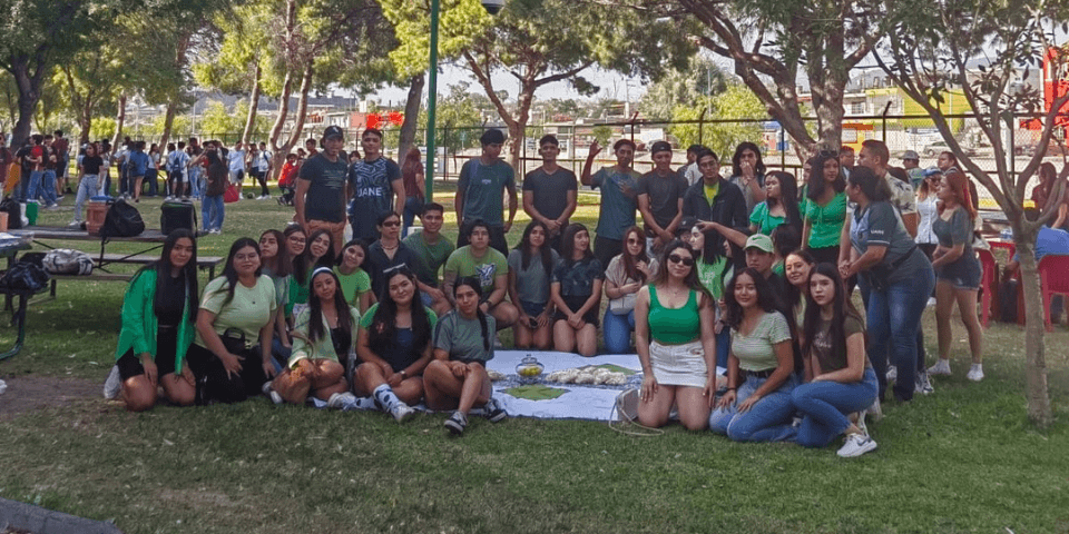 "Diversidad en acción: En UANE Monclova, los clubes culturales se presentan en todo su esplendor, extendiendo una cálida bienvenida a los estudiantes interesados en explorar nuevas pasiones.