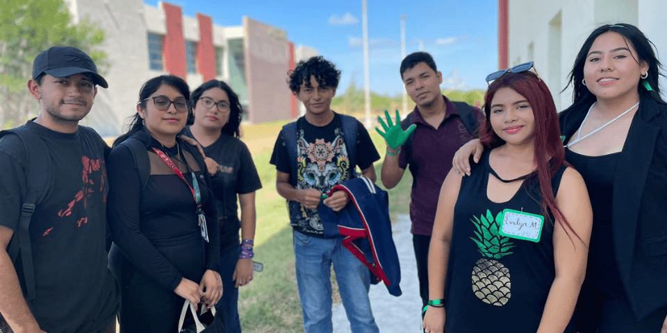"Un festín de regreso a clases: En UANE Matamoros, compartimos delicias mientras celebrábamos el inicio del semestre. Entre risas, sabores y buena compañía, disfrutamos de una fiesta que dejó huellas de alegría en todos nosotros. 