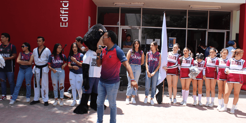 ¡Nuestro Coordinador Deportivo en Saltillo, Mario Alberto Durón Torres, informa e invita a los estudiantes de nuevo ingreso a formar parte de nuestros equipos representativos!