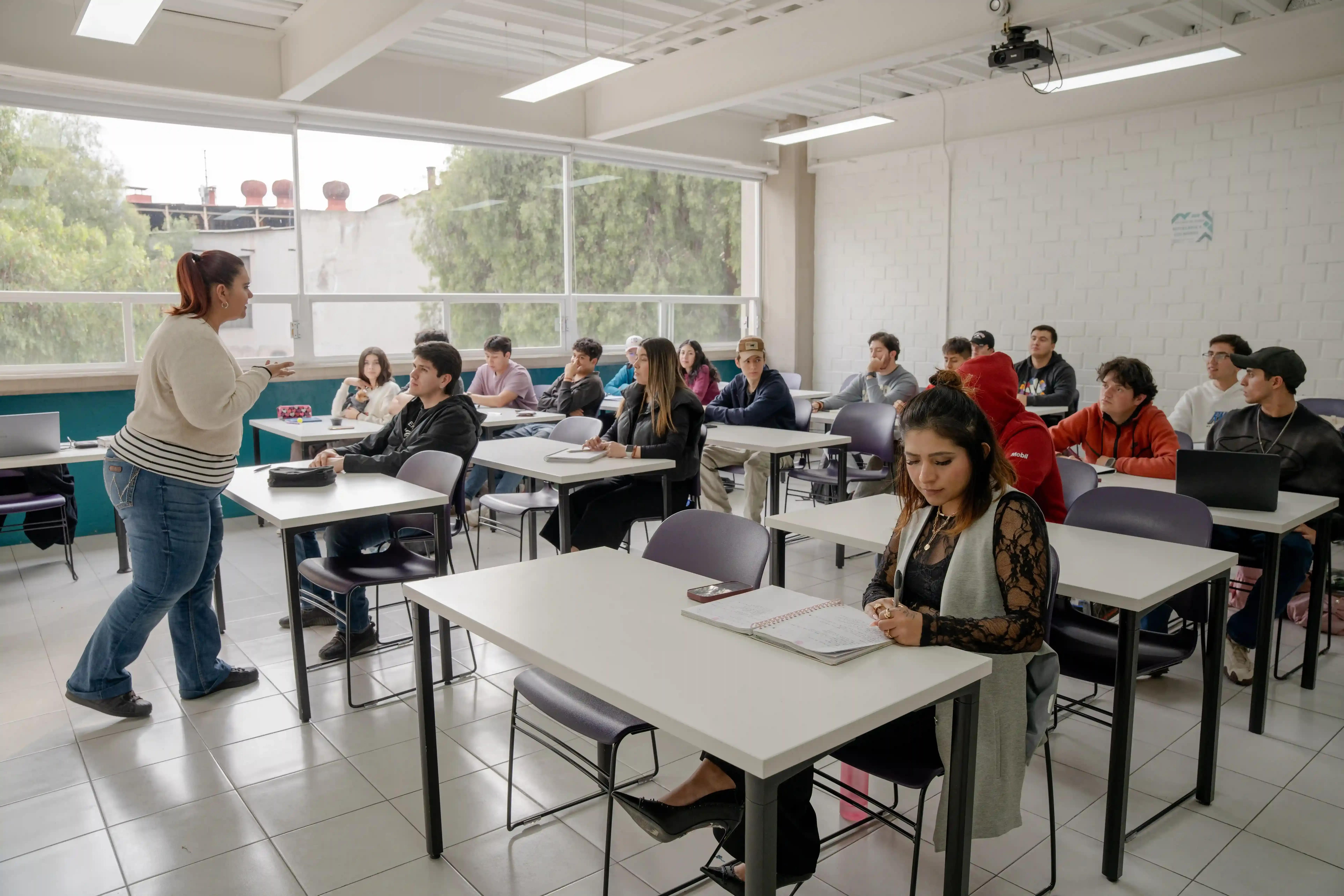 Ilustración para: Preparamos profesionales de excelencia comprometidos con la sociedad